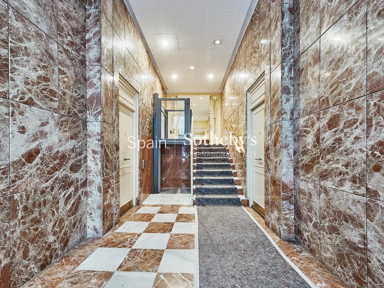 Apartment for Sale in Madrid, Madrid 18