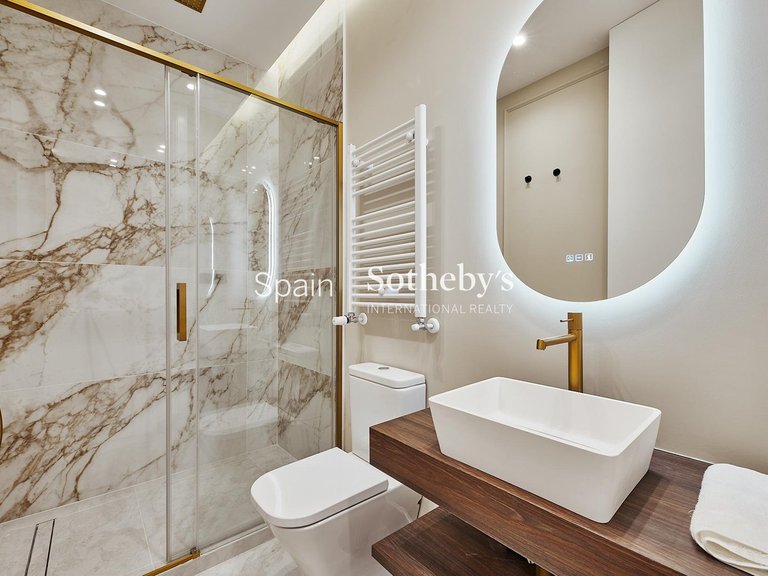 Apartment for Sale in Madrid, Madrid 16