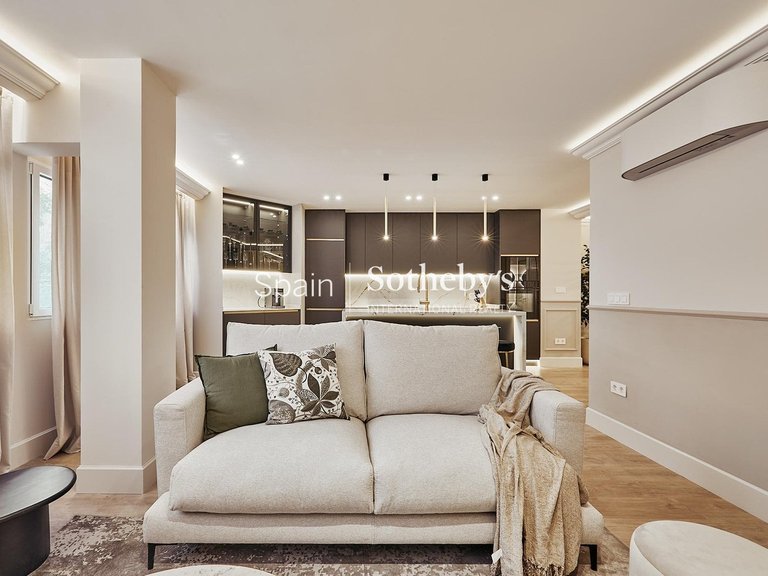 Apartment for Sale in Madrid, Madrid 5