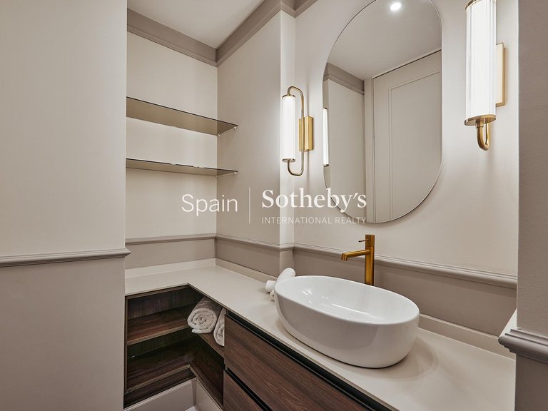 Apartment for Sale in Madrid, Madrid 27