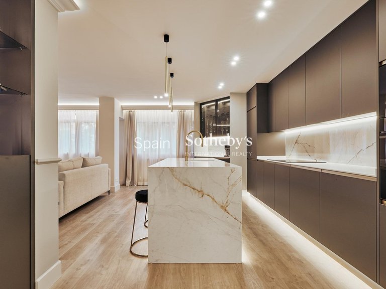 Apartment for Sale in Madrid, Madrid 8