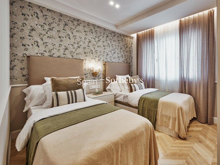 Apartment for Sale in Madrid, Madrid 11