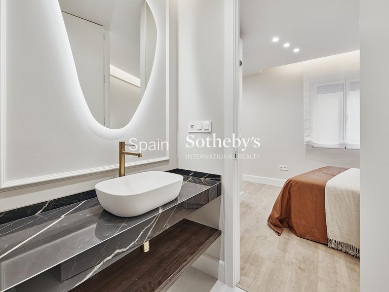 Apartment for Sale in Madrid, Madrid 27