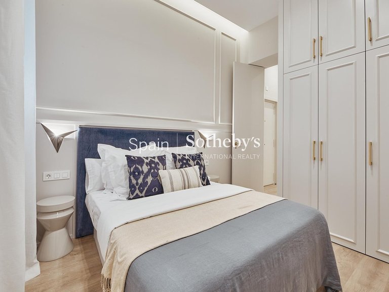 Apartment for Sale in Madrid, Madrid 18