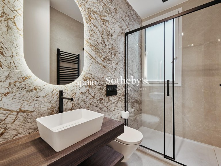 Apartment for Sale in Madrid, Madrid 18