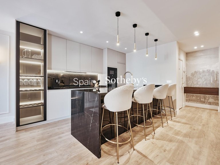 Apartment for Sale in Madrid, Madrid 6