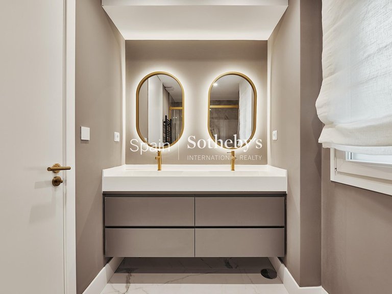 Apartment for Sale in Madrid, Madrid 12