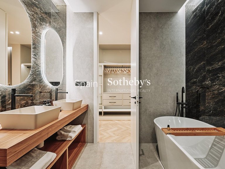 Apartment for Sale in Madrid, Madrid 17