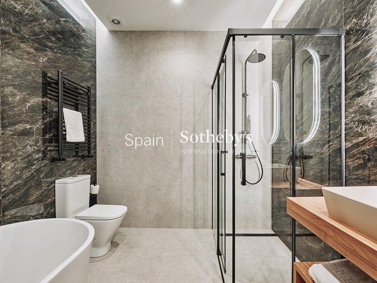 Apartment for Sale in Madrid, Madrid 16