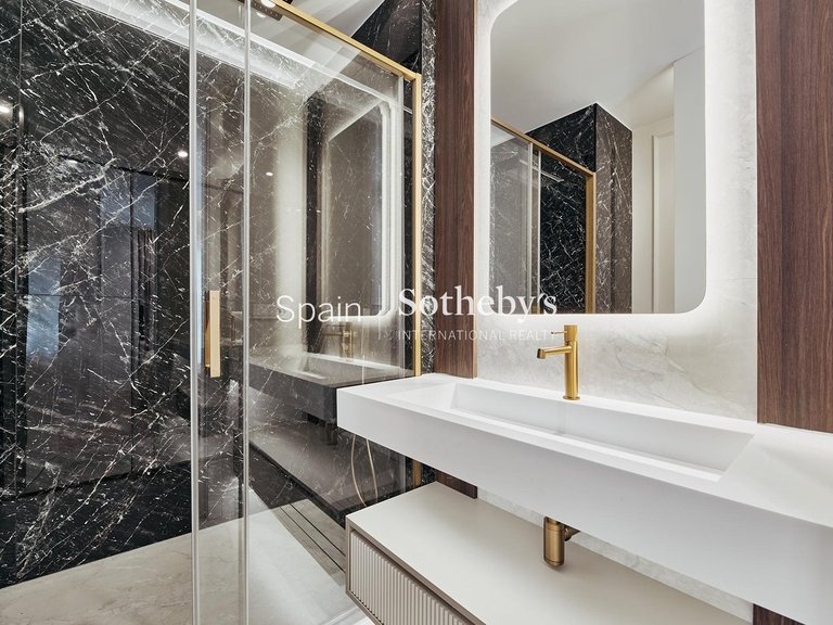 Apartment for Sale in Madrid, Madrid 22