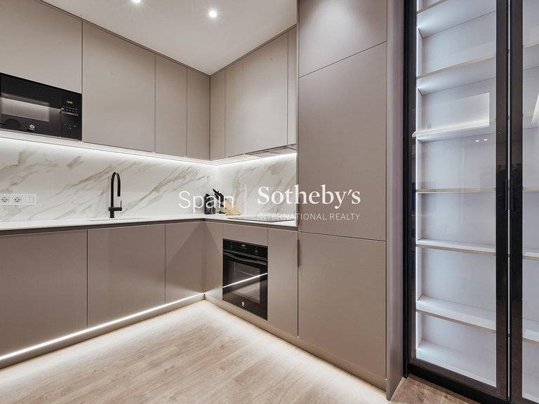 Apartment for Sale in Madrid, Madrid 8