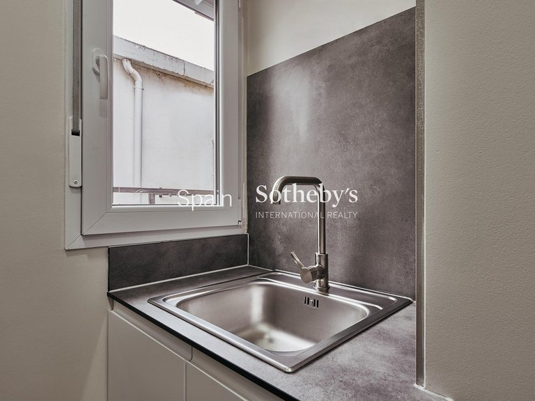 Apartment for Sale in Madrid, Madrid 11