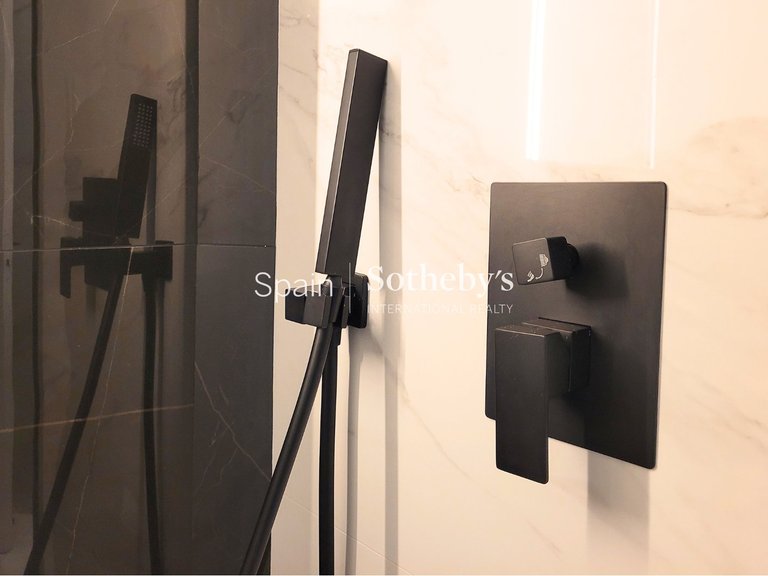 Apartment for Sale in Madrid, Madrid 18