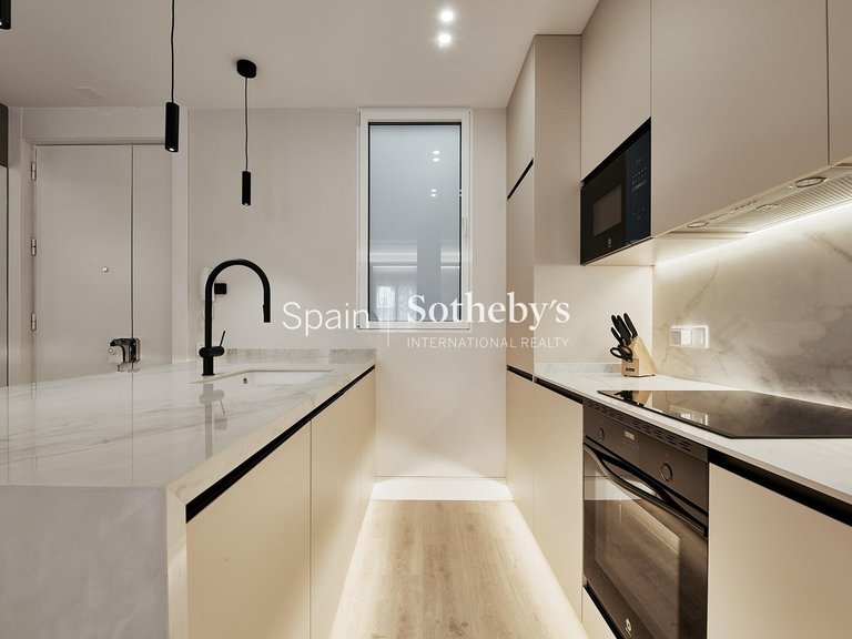 Apartment for Sale in Madrid, Madrid 8
