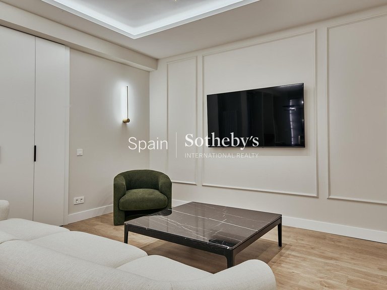 Apartment for Sale in Madrid, Madrid 11