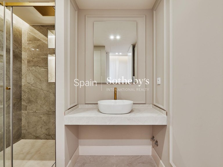 Apartment for Sale in Madrid, Madrid 32