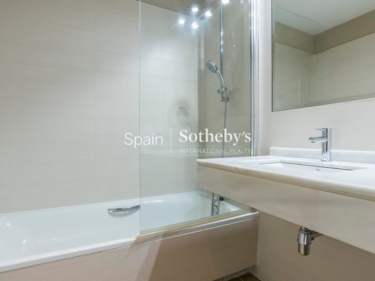 Apartment for Sale in Madrid, Madrid 21