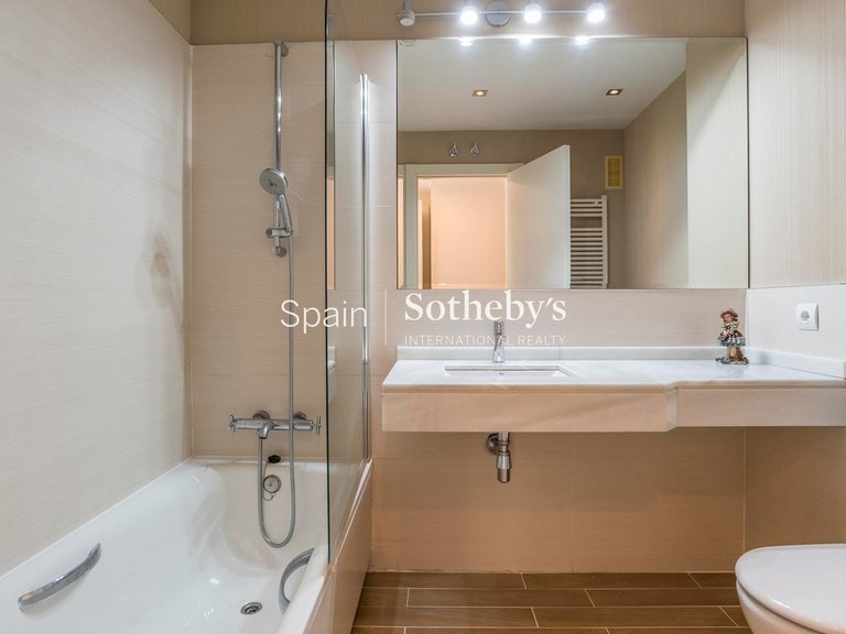 Apartment for Sale in Madrid, Madrid 22