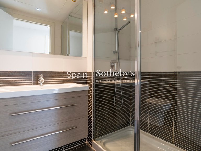 Apartment for Sale in Madrid, Madrid 15