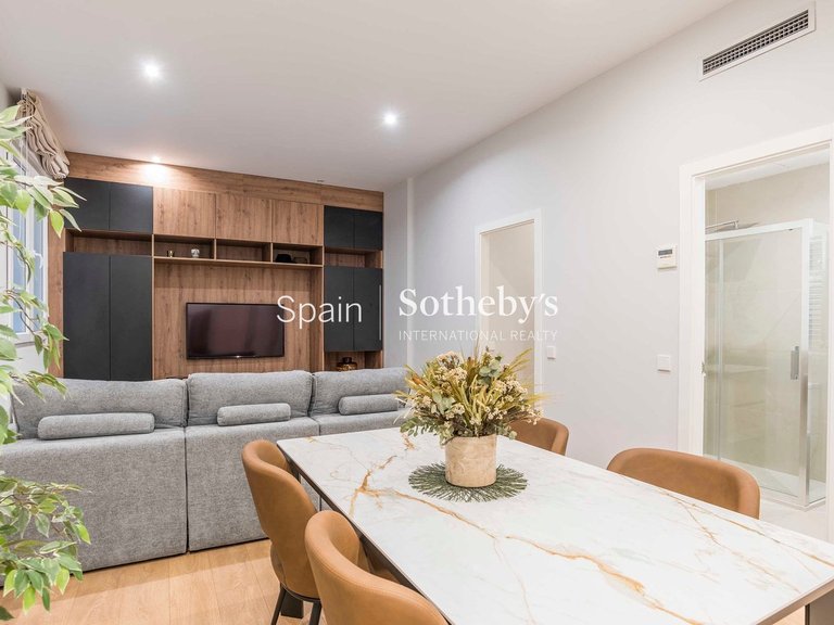 Apartment for Sale in Madrid, Madrid 11