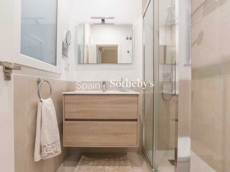Apartment for Sale in Madrid, Madrid 27