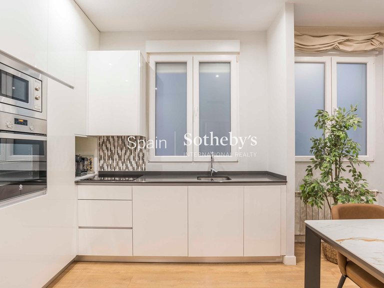 Apartment for Sale in Madrid, Madrid 16