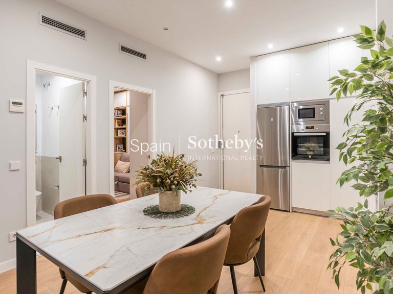 Apartment for Sale in Madrid, Madrid 17