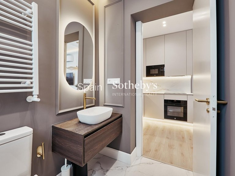 Apartment for Sale in Madrid, Madrid 18