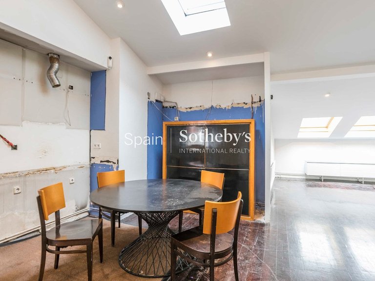 Apartment for Sale in Madrid, Madrid 18