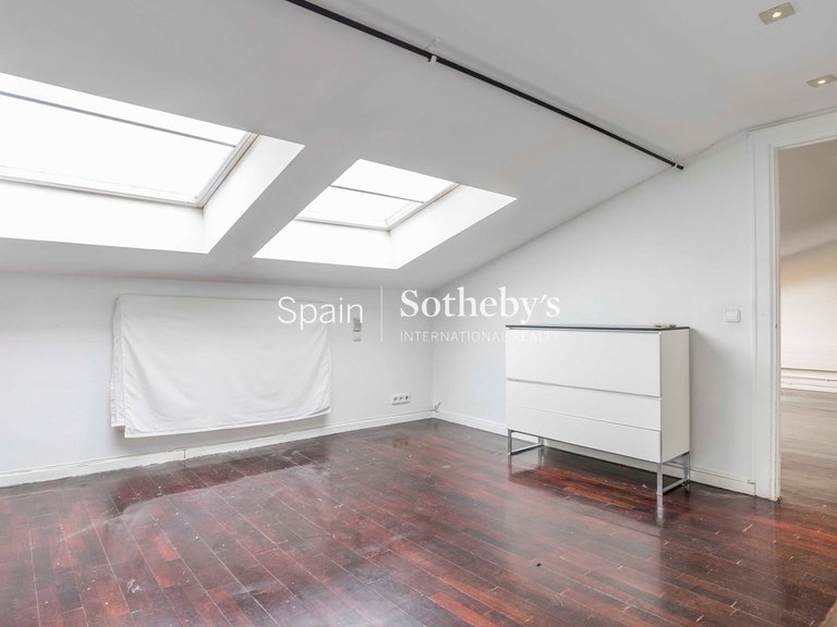 Apartment for Sale in Madrid, Madrid 32