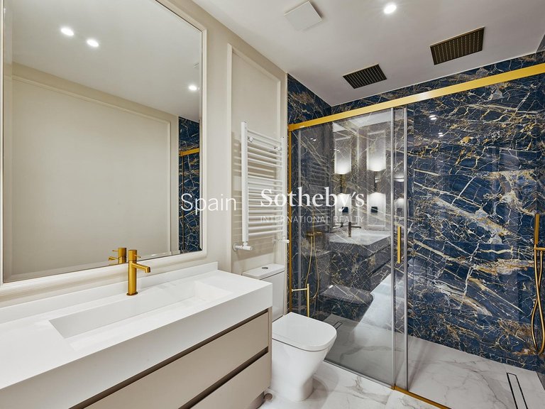 Apartment for Sale in Madrid, Madrid 22