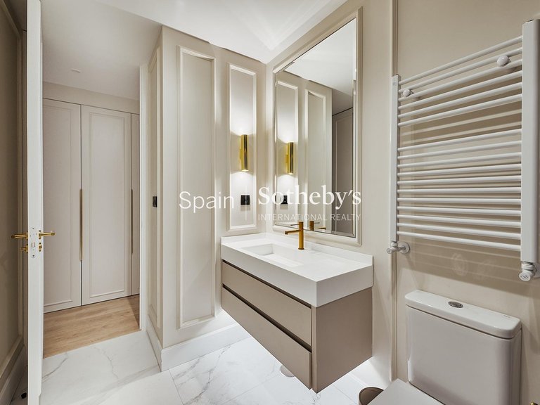 Apartment for Sale in Madrid, Madrid 29