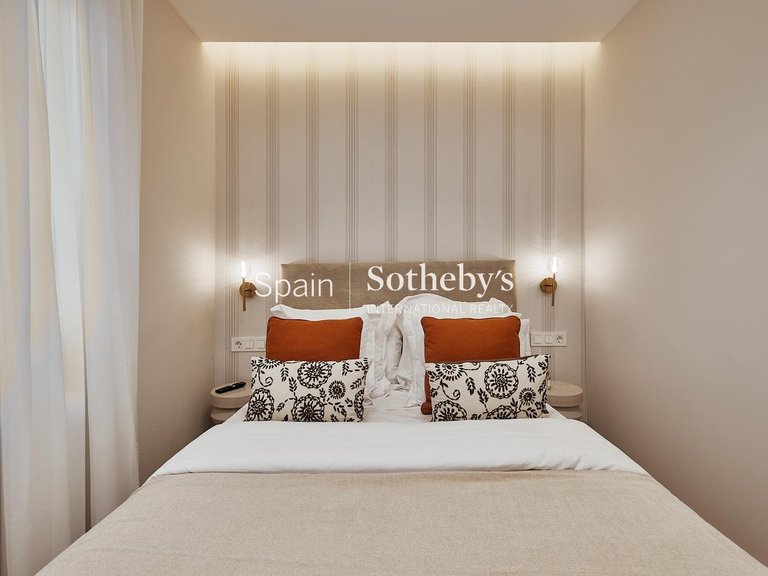 Apartment for Sale in Madrid, Madrid 11