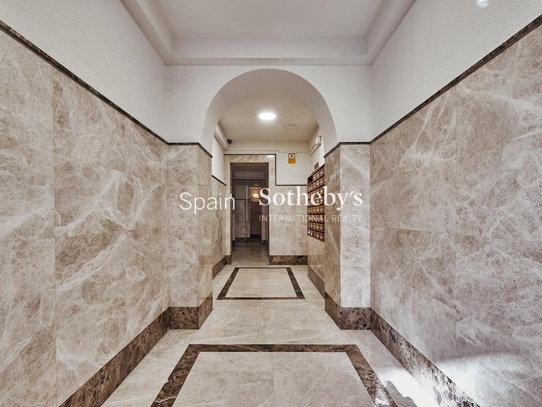 Apartment for Sale in Madrid, Madrid 18