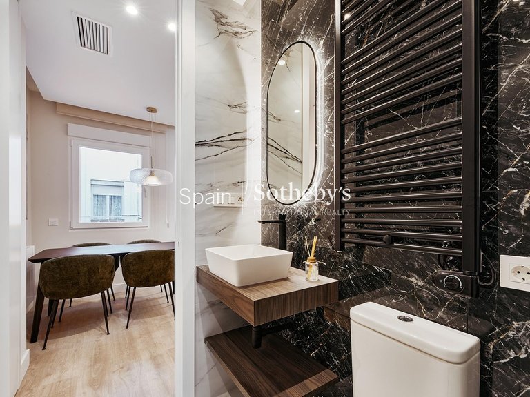 Apartment for Sale in Madrid, Madrid 16
