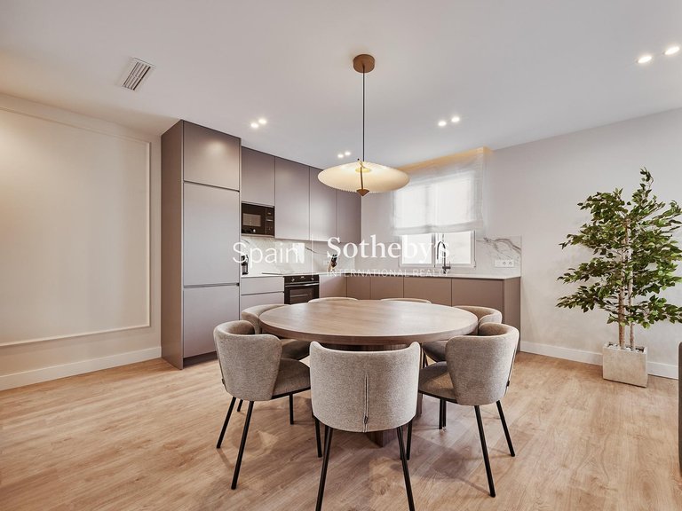 Apartment for Sale in Madrid, Madrid 8