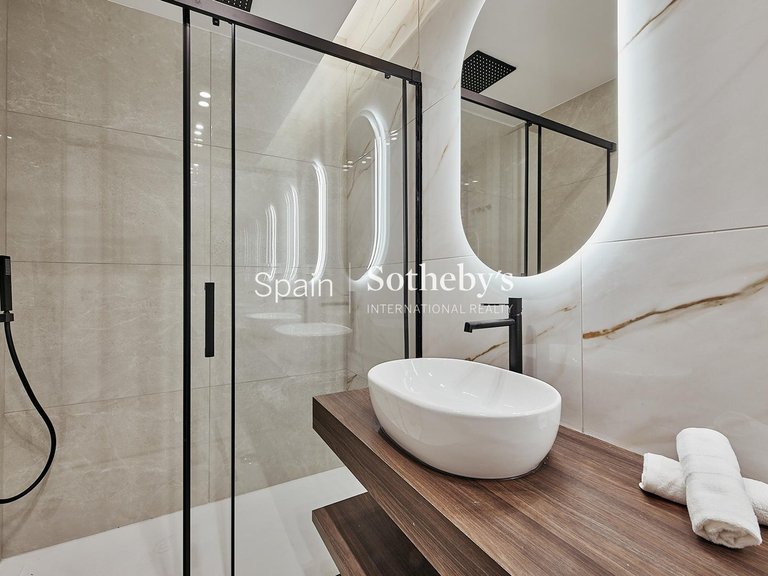 Apartment for Sale in Madrid, Madrid 22