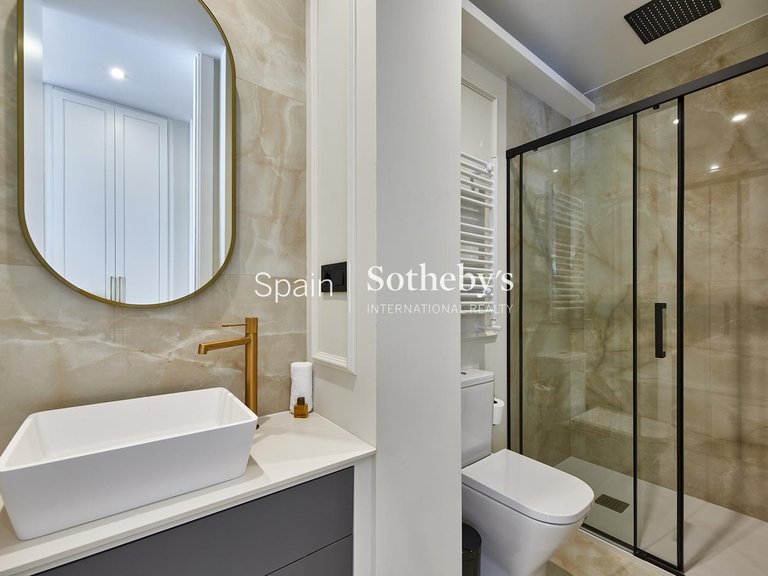 Apartment for Sale in Madrid, Madrid 13