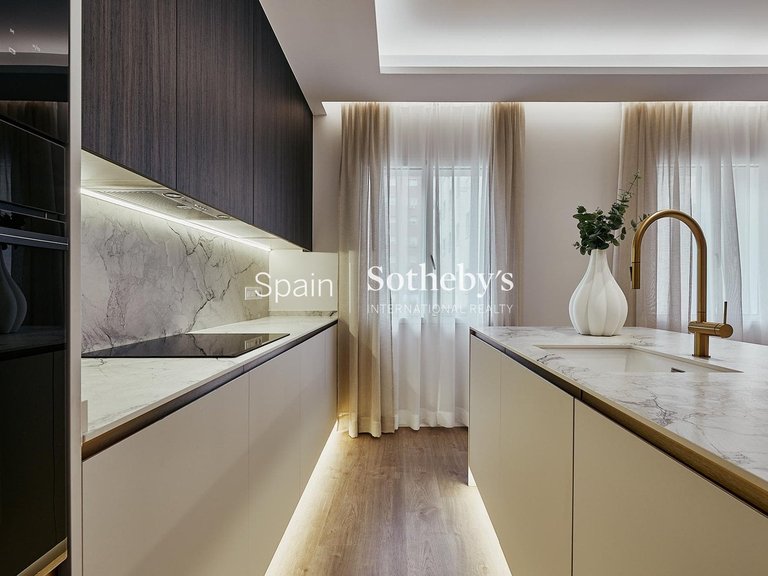 Apartment for Sale in Madrid, Madrid 11