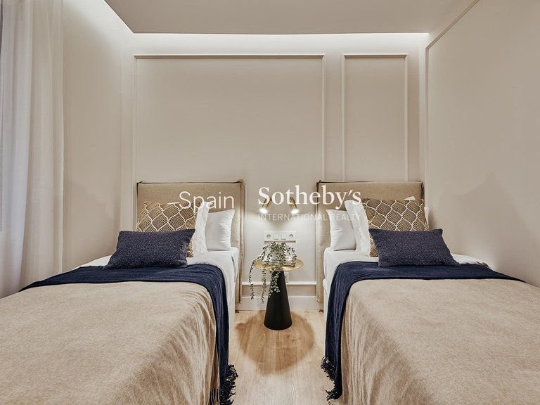 Apartment for Sale in Madrid, Madrid 18