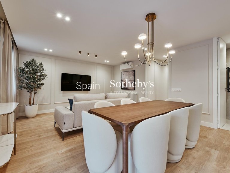 Apartment for Sale in Madrid, Madrid 8