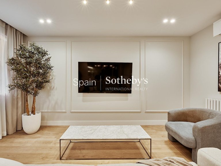 Apartment for Sale in Madrid, Madrid 5