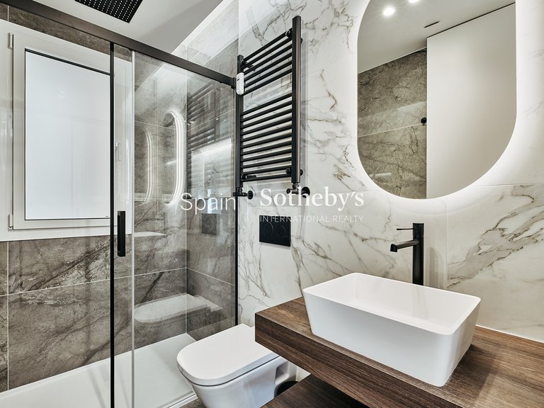 Apartment for Sale in Madrid, Madrid 16