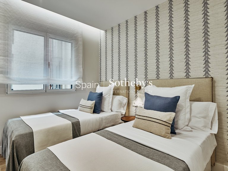 Apartment for Sale in Madrid, Madrid 18