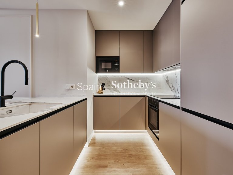 Apartment for Sale in Madrid, Madrid 8