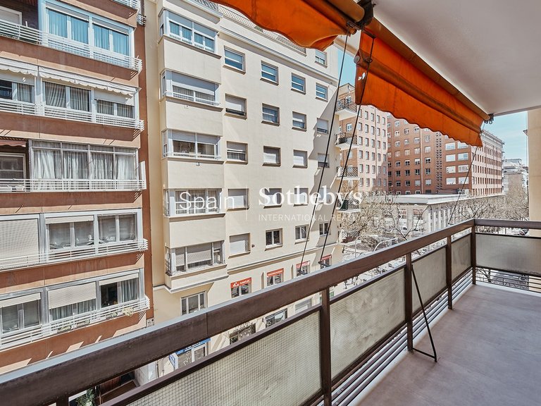 Apartment for Sale in Madrid, Madrid 18