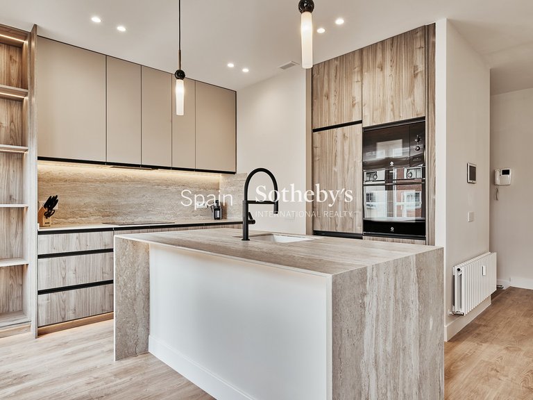 Apartment for Sale in Madrid, Madrid 13