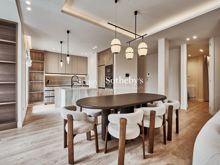 Apartment for Sale in Madrid, Madrid 5