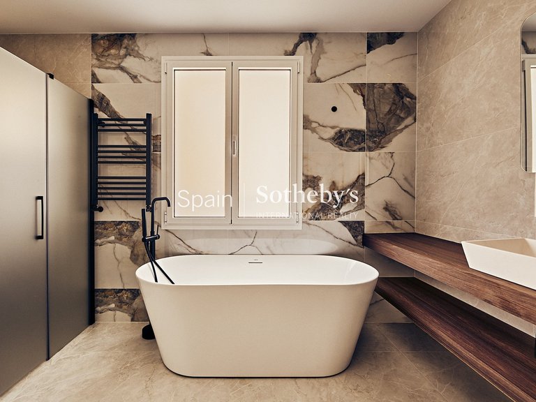 Apartment for Sale in Madrid, Madrid 18