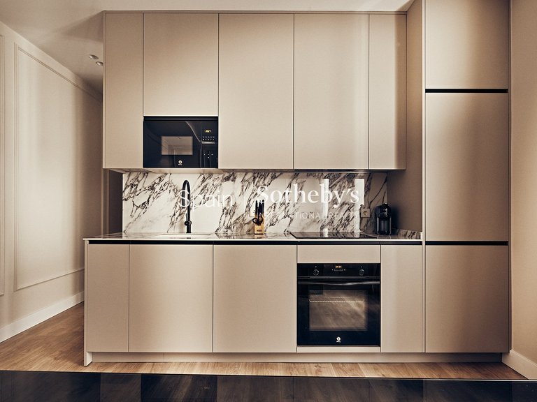 Apartment for Sale in Madrid, Madrid 5